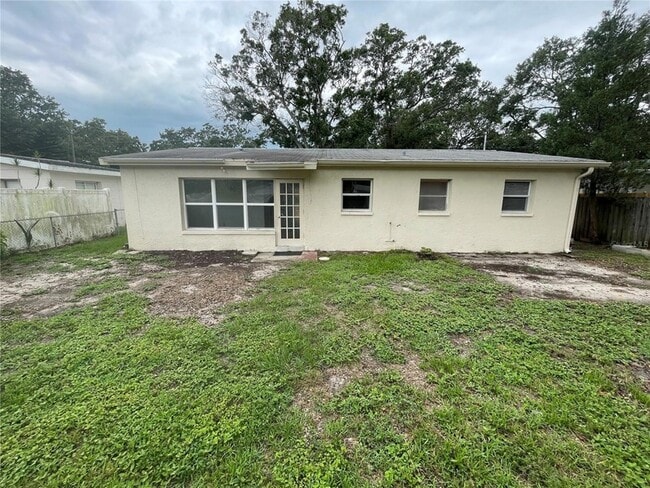 Building Photo - 1355 Davis Rd