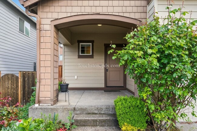 Building Photo - Spacious 4 BR 2.5 BA Home in Damascus