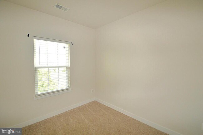 Building Photo - 11328 Willow Green Cir