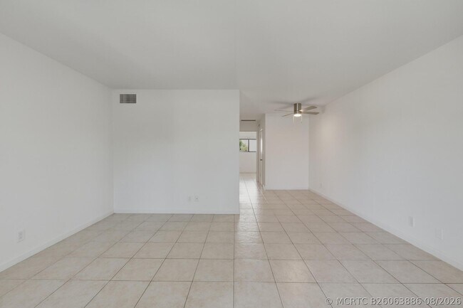 Building Photo - 4529 NE 21st Ave