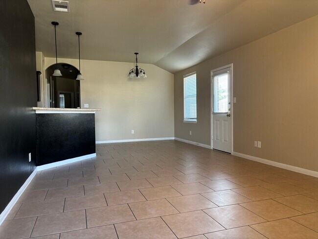 Building Photo - 4510 Cambridge Dr