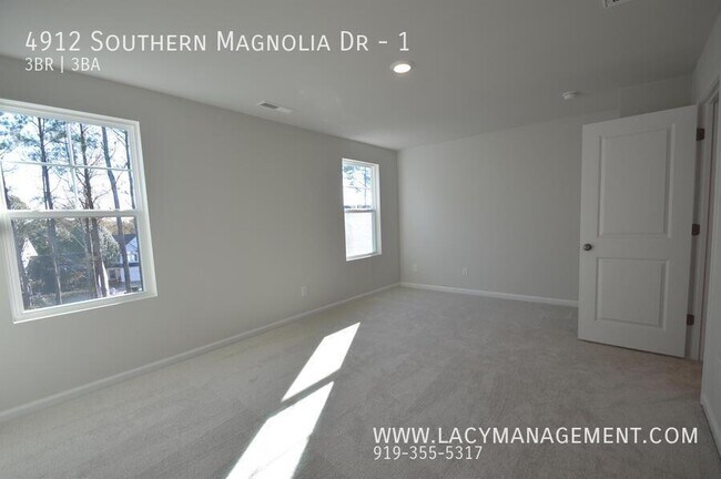 Building Photo - 4912 Southern Magnolia Dr