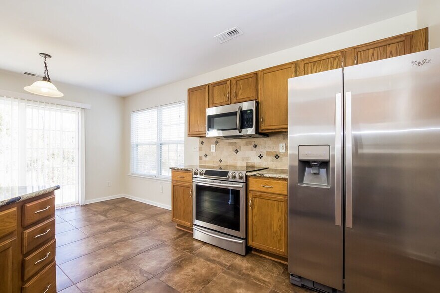 Building Photo - 10321 Samuels Way Dr