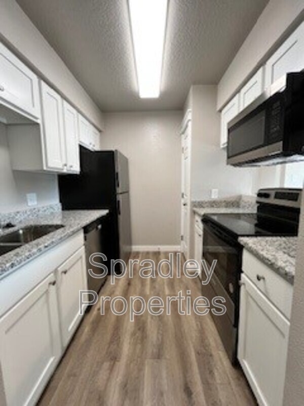 Building Photo - 200 Bosque Rd