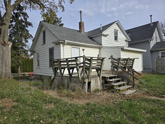 Building Photo - 109 Summit Ave