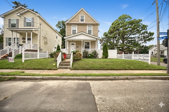 Building Photo - 525 Eaton St