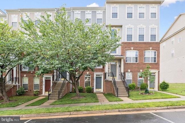 Building Photo - 2415 Rainswood Ln