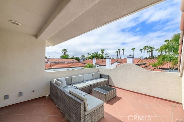 Building Photo - 307 N Broadway