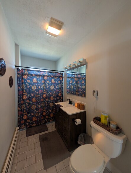 Building Photo - 77 Lawrence St