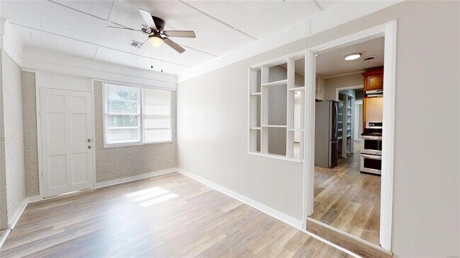 Building Photo - 1003 Geneva St