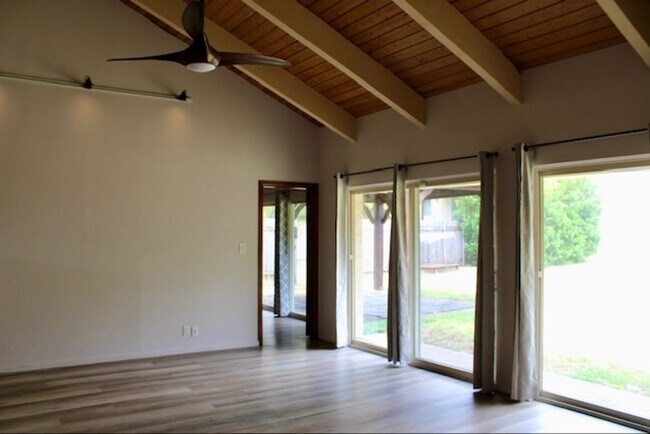 Building Photo - Gorgeous Executive Kailua Home For Rent!