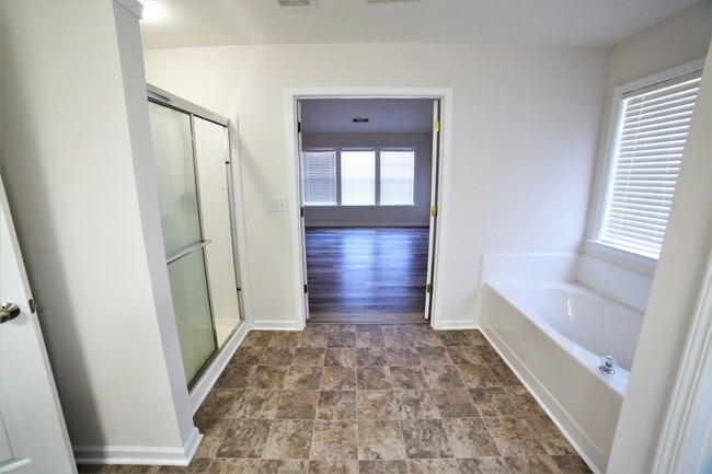 Building Photo - 8305 Grenadier Trl