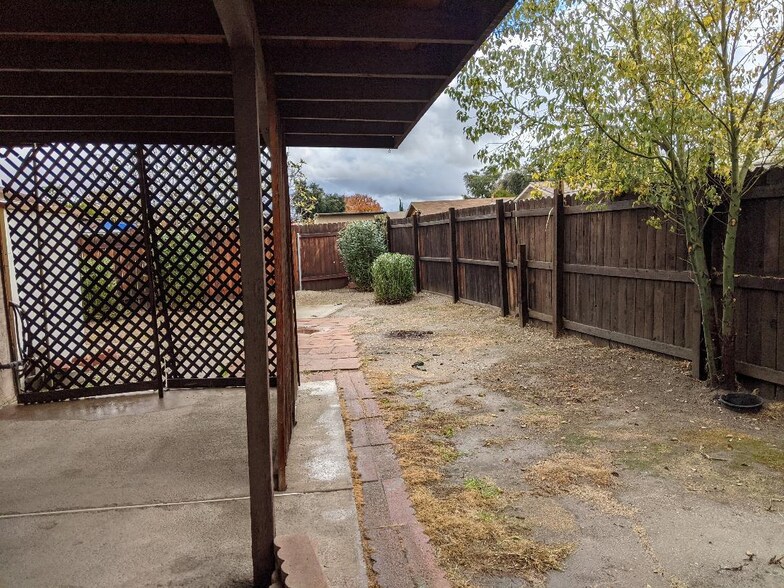 REAR PATIO - 2133 Casita Ct