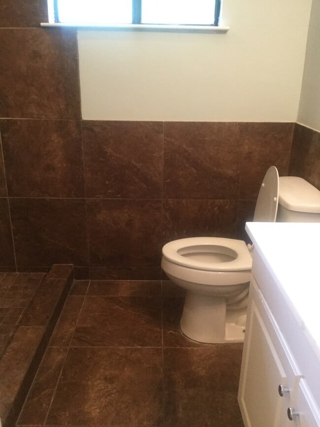 Building Photo - Great Home in Archdale community