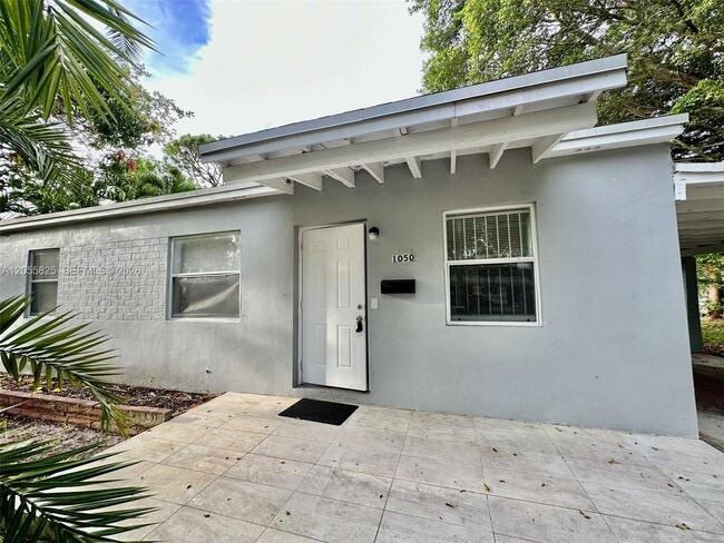 Building Photo - 1050 NW 127th St