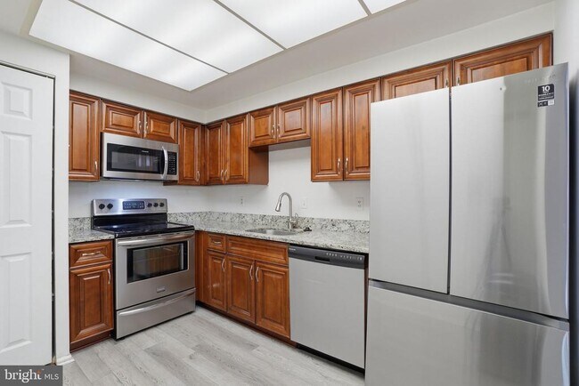 Building Photo - 7651 Tremayne Pl