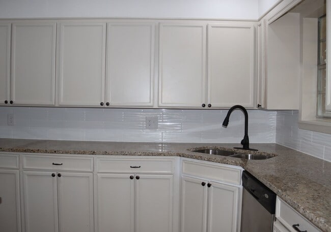 Building Photo - Newly Remodeled Single-Family Home