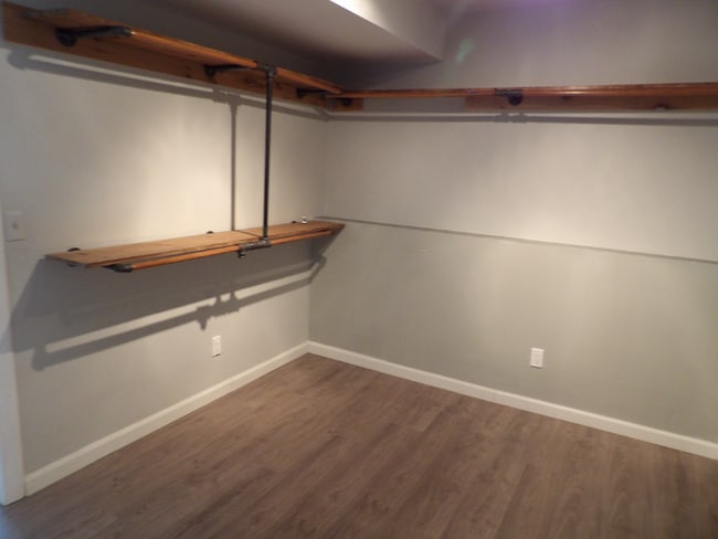 Building Photo - 5560 Sacramento Pl