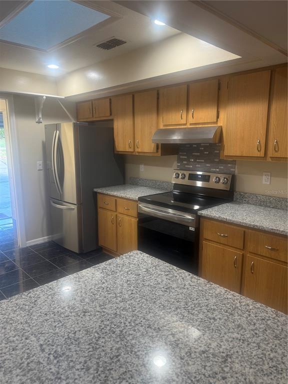 Building Photo - 8741 Village Green Blvd