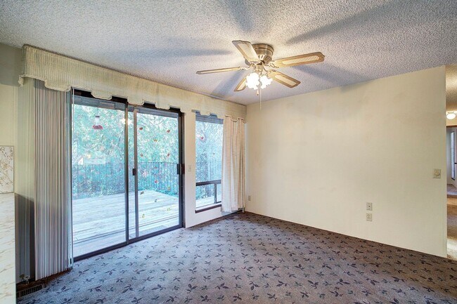 Building Photo - 3Bd/2.75Ba Maple Valley House