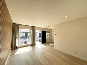 Building Photo - 1138 9th St
