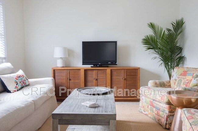 Building Photo - 637 Baytree Ct