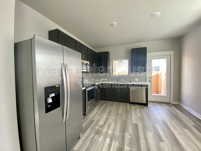Building Photo - 520 Fieldwood Dr