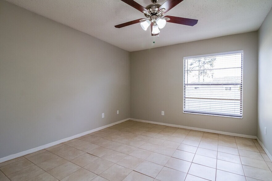 Building Photo - 9619 Bandelier Dr