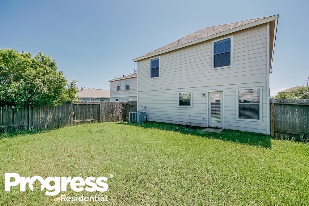 Building Photo - 20730 Dickinson Manor Ln