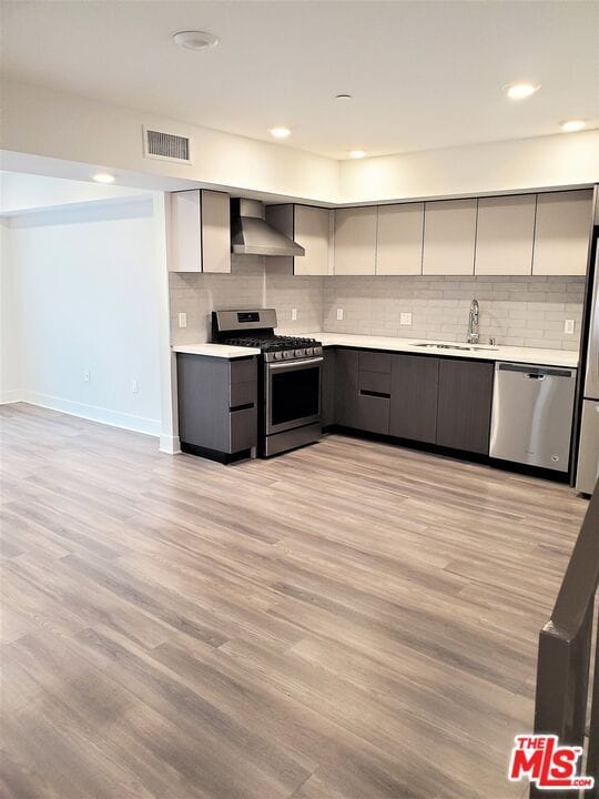 Building Photo - 5030 Rosewood Ave