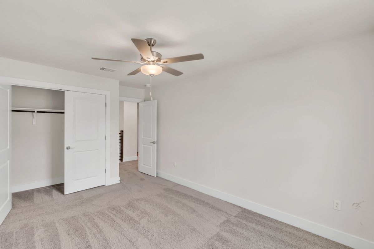Building Photo - 15607 Ellinger Dr