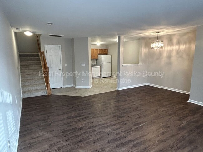 Building Photo - 2920 Barrymore St