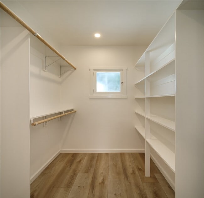 Building Photo - 1175 Glenneyre St