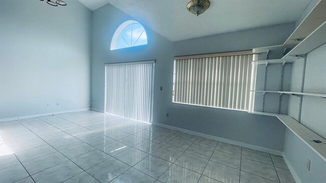 Building Photo - 202 Coral Reef Cir