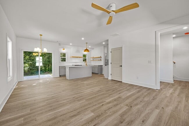 Building Photo - 3 Bedroom House Walkable to downtown Zebulon with Lawncare included!