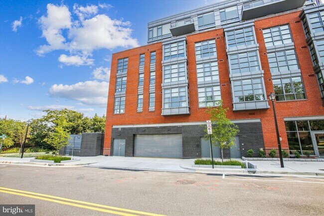 Building Photo - 1201 N Royal St