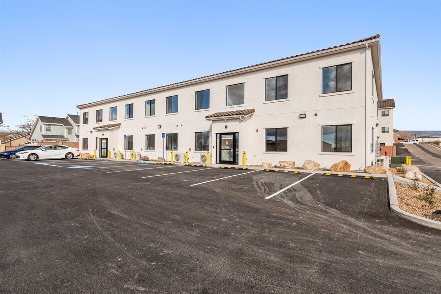 Building Photo - 6129 W 100 S