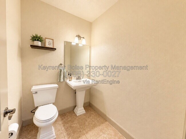 Building Photo - 1262 E Winding Creek Dr
