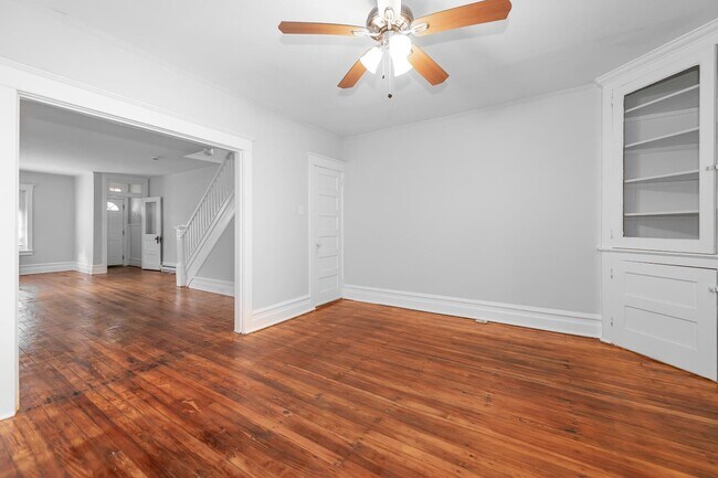 Building Photo - 378 N Evans St