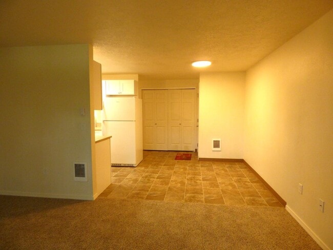Building Photo - 124 Stafford Ln NE