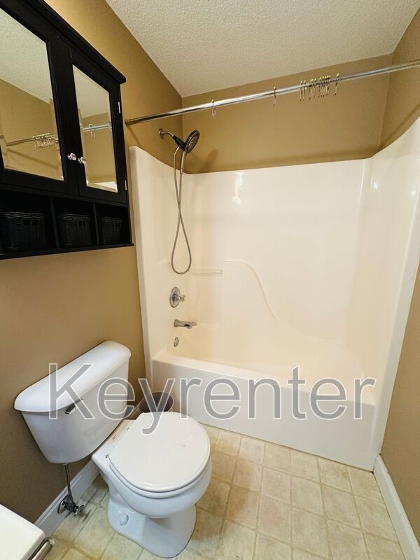 Building Photo - 804 Garcia Way