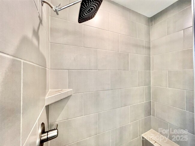 Building Photo - 5348 Somerset Hill Ln