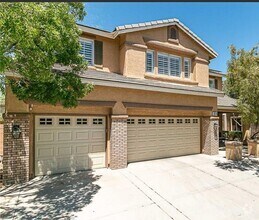 Building Photo - BEAUTIFUL 2 STORY 5 BEDROOM 4 FULL BATHROO...
