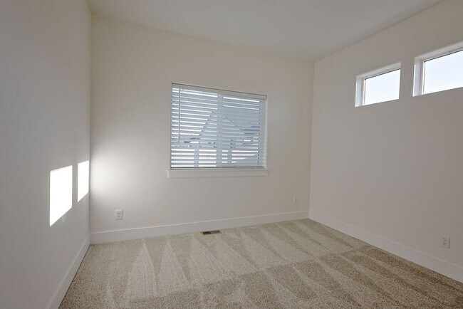 Building Photo - Kimberly - Single Family Home