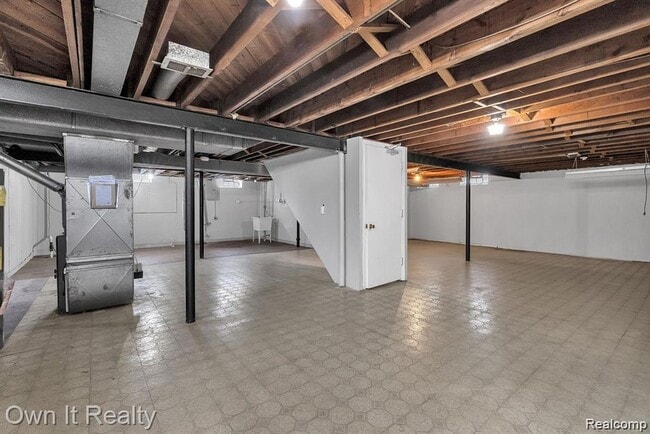 Building Photo - 20195 River Oaks Dr