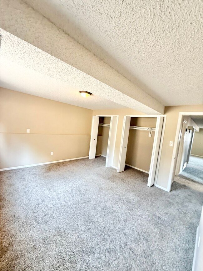 Building Photo - 4 Bedroom on Dublin available soon!