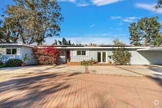 Building Photo - Stunning Mid-Century Ranch in Valley Glen