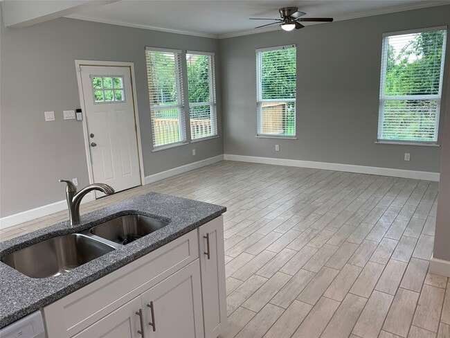 Building Photo - 4221 Alvin St