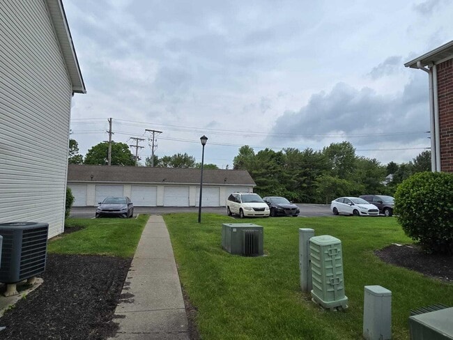 Building Photo - 5613 Cedar Springs Rd