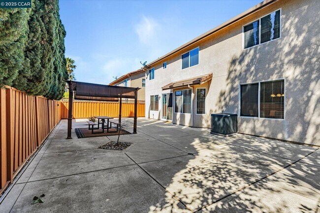 Building Photo - 4867 Big Bear Rd